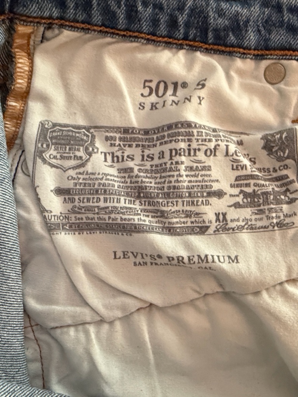Levi's 501s skinny Jeans in Light Blue Wash - Picture 10 of 12